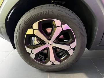 Car image 40