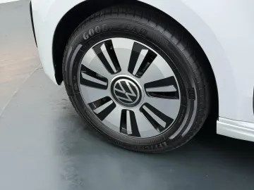 Car image 35