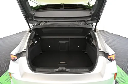 Car image 34