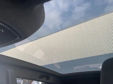 Car image 40