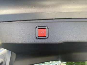 Car image 38