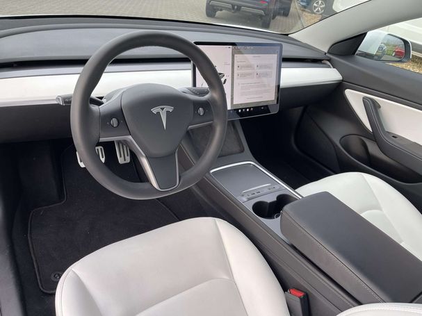 Tesla Model 3 Long Range AWD Dual Motor 258 kW image number 10