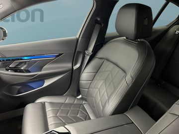 Car image 40