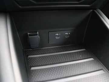 Car image 32