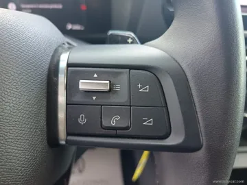 Car image 32