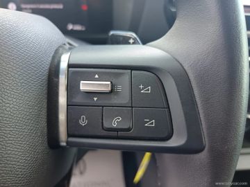 Car image 32