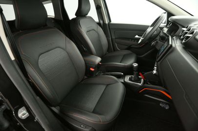 Car image 10