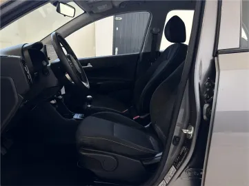 Car image 30