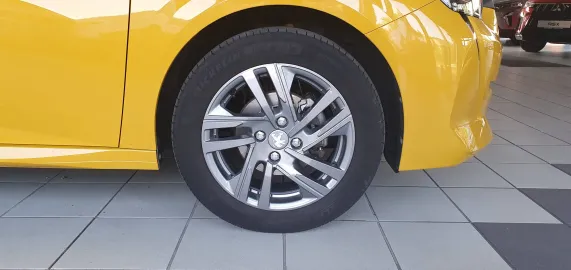 Car image 22