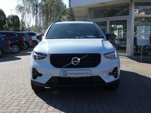 Volvo XC40 B4 Plus Dark 145 kW image number 3