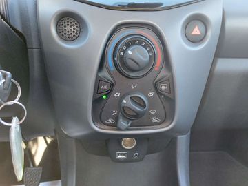 Car image 33