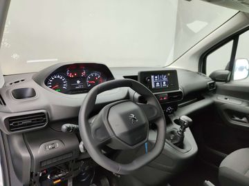 Car image 37