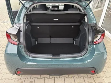 Car image 15