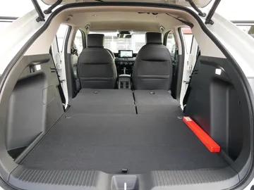 Car image 25