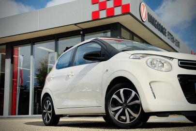 Car image 3