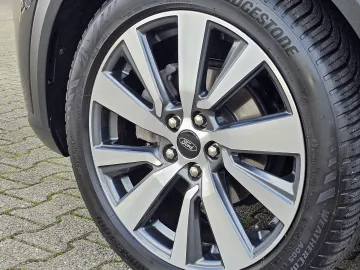Car image 37