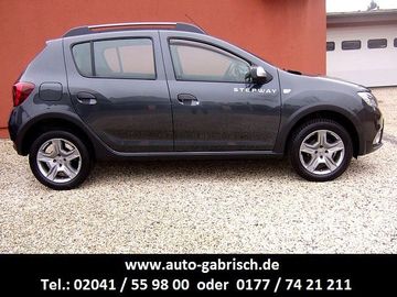 Car image 5