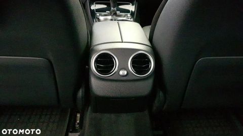 Car image 32