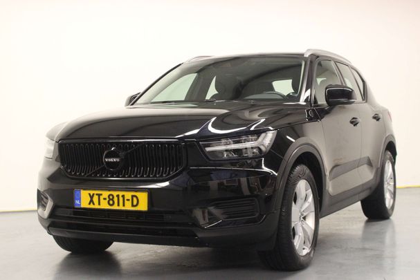 Volvo XC40 T4 Momentum 140 kW image number 1