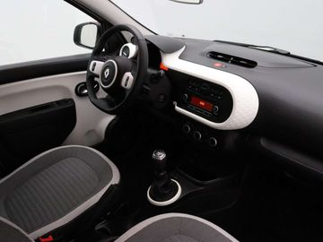 Car image 33