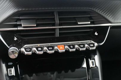 Car image 28