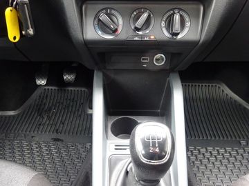 Car image 14