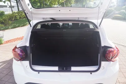Car image 31