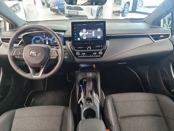 Car image 12