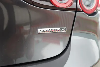 Car image 30