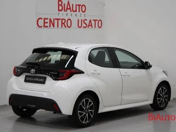 Car image 3