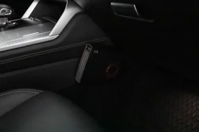 Car image 30