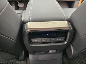 Car image 41