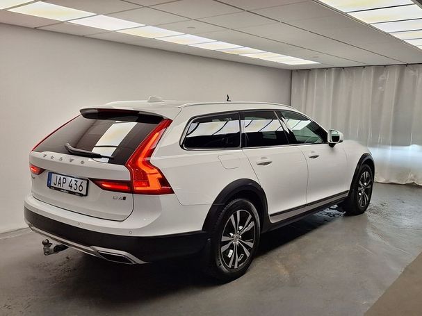 Volvo V90 Cross Country D4 AWD 141 kW image number 3