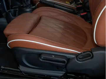 Car image 29