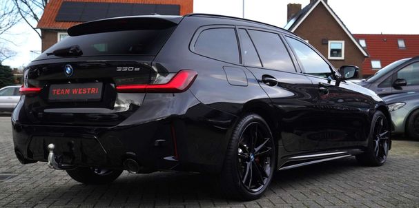 BMW 330e Touring M 215 kW image number 10