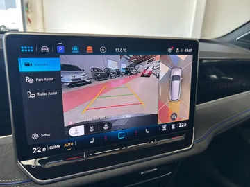 Car image 23