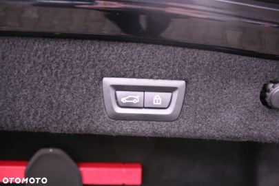 Car image 35