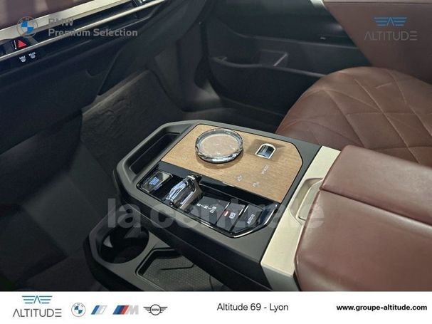 BMW iX xDrive40 240 kW image number 8