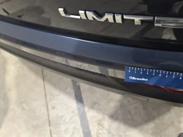 Car image 38