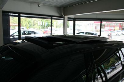 Car image 38