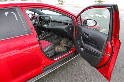 Car image 12