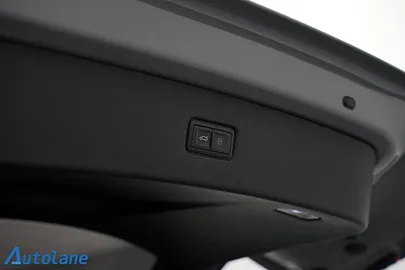 Car image 38