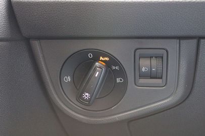 Car image 37