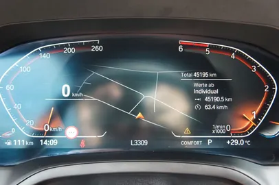 Car image 30