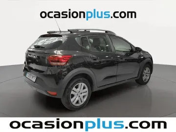 Car image 3