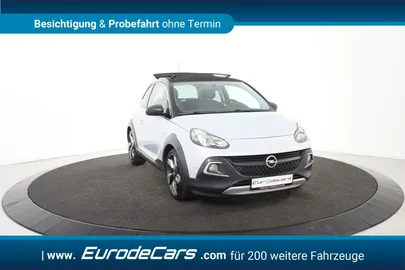 Car image 4