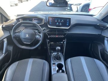 Car image 15