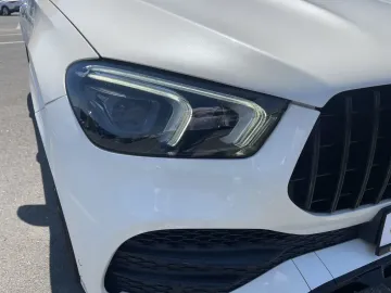 Car image 32