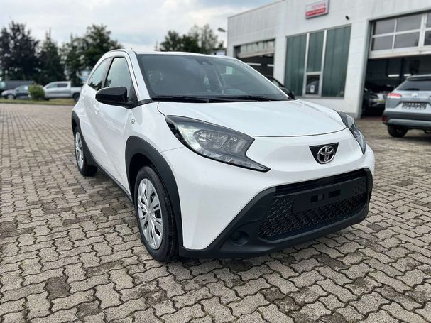 Toyota Aygo X 1.0 53 kW image number 3