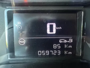 Car image 27